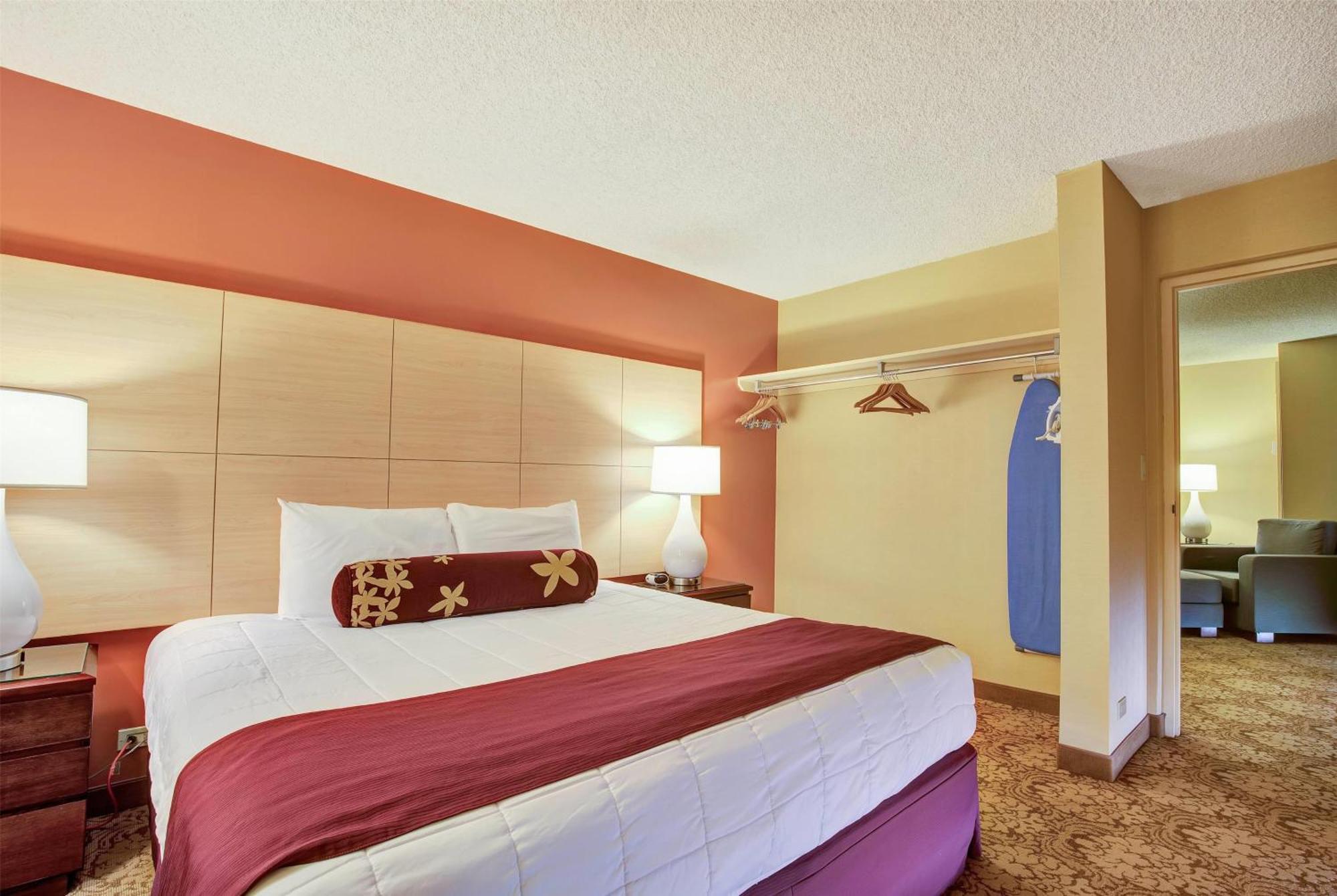 One-Bedroom Junior King Suite Banyan View Non-Smoking,1697853611:JPEG